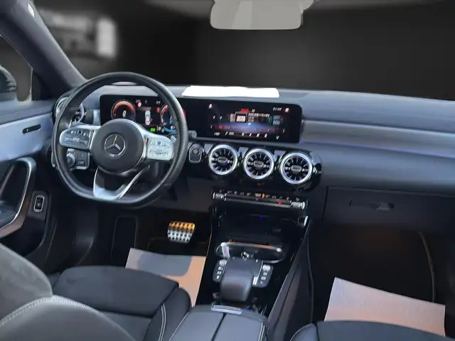 Mercedes-Benz 250 view 13