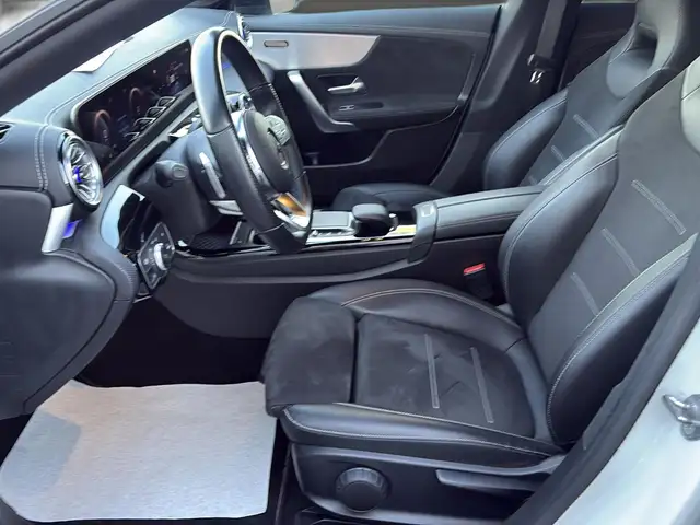 Mercedes-Benz 250 view 12