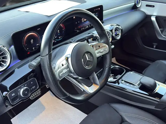 Mercedes-Benz 250 view 15