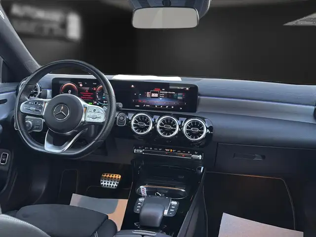 Mercedes-Benz 250 view 14