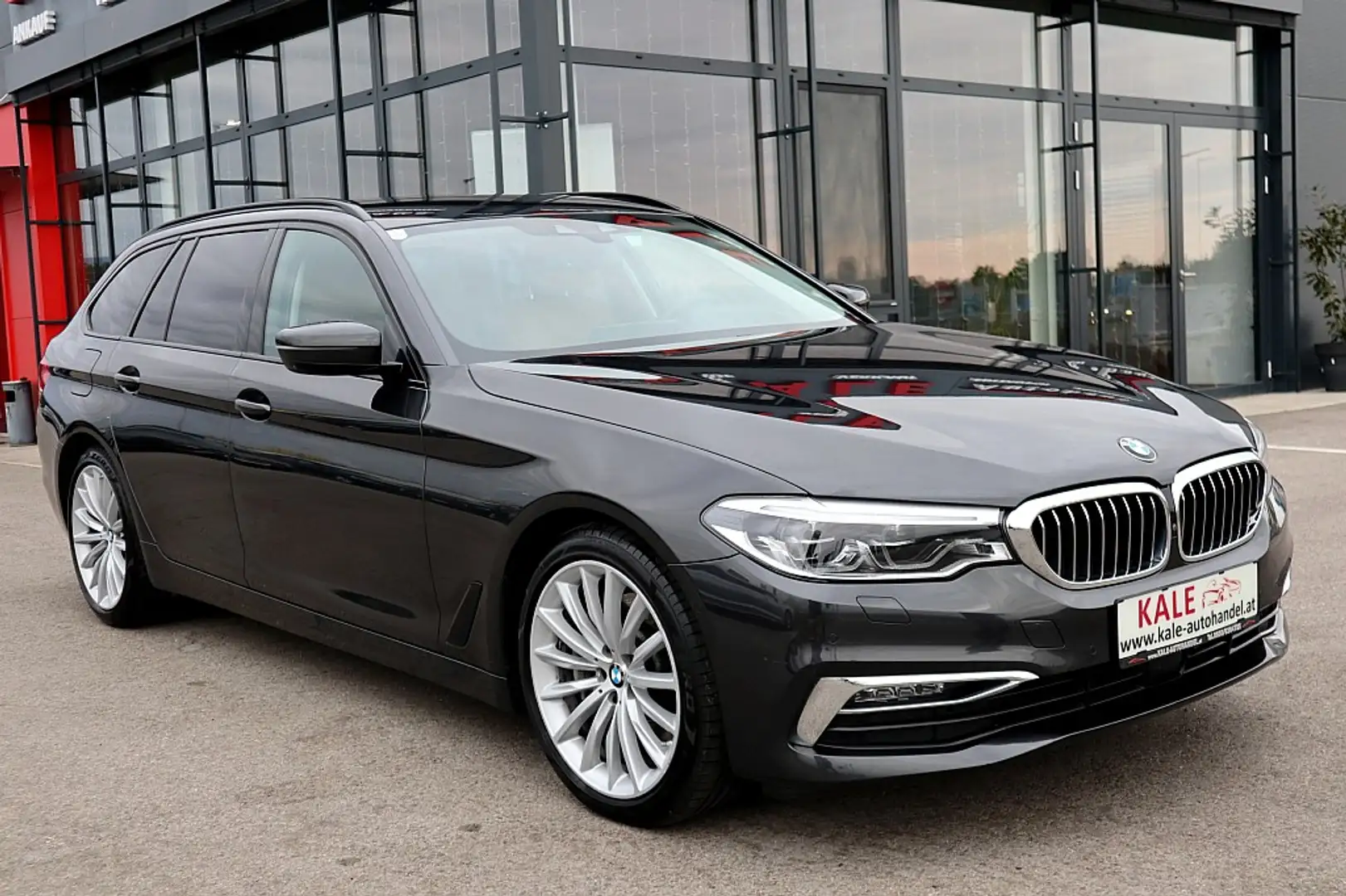 BMW 530 d xDrive Touring Aut.*1.Besitz*Leder*Standheizu... Grau - 2
