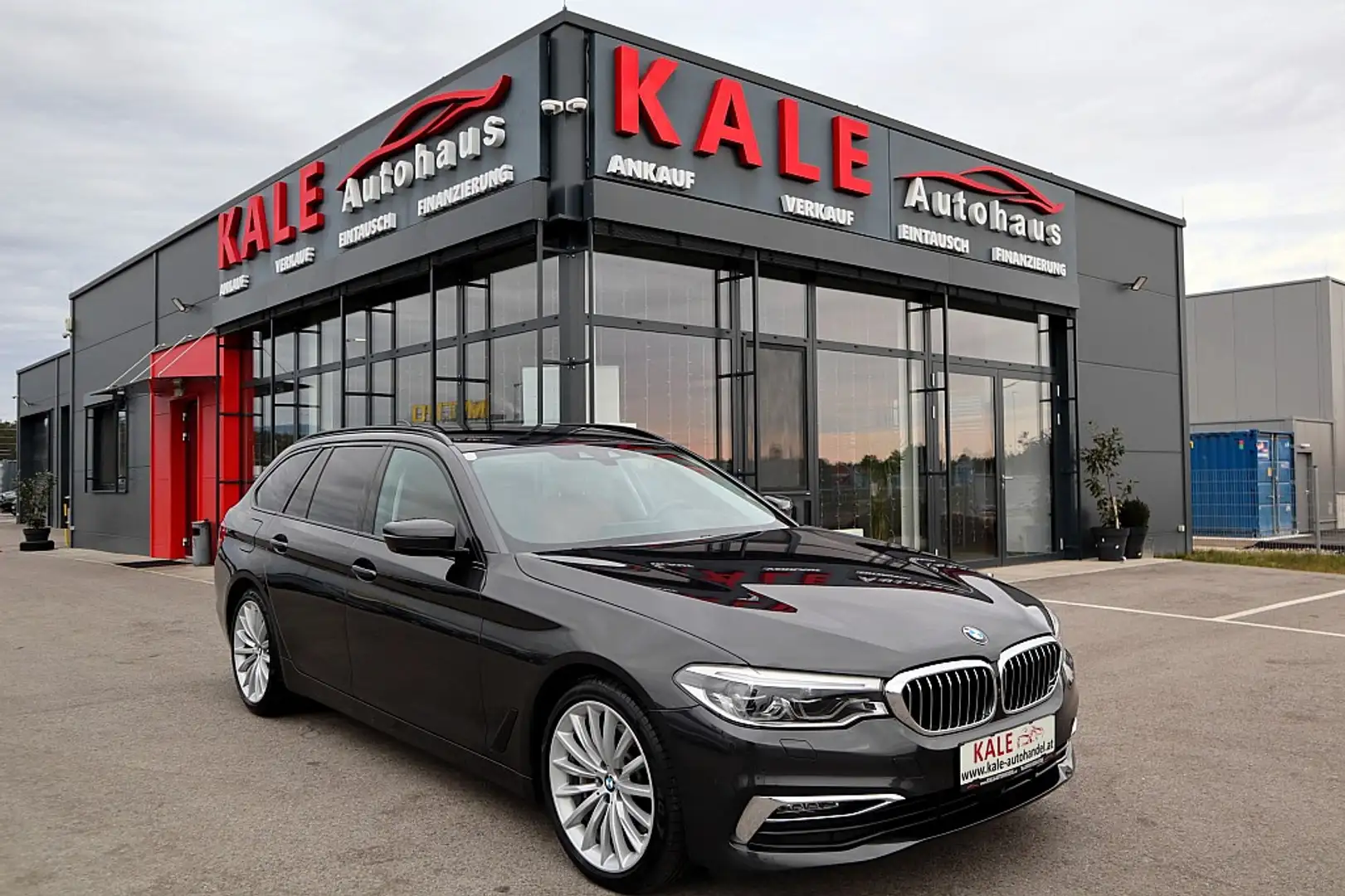 BMW 530 d xDrive Touring Aut.*1.Besitz*Leder*Standheizu... Grau - 1