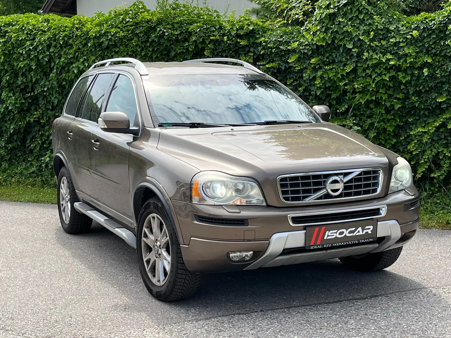 Volvo XC90 D5 // ALLRAD // ANHÄNGERKUPPLUNG // 7-SITZER // Braun - 1