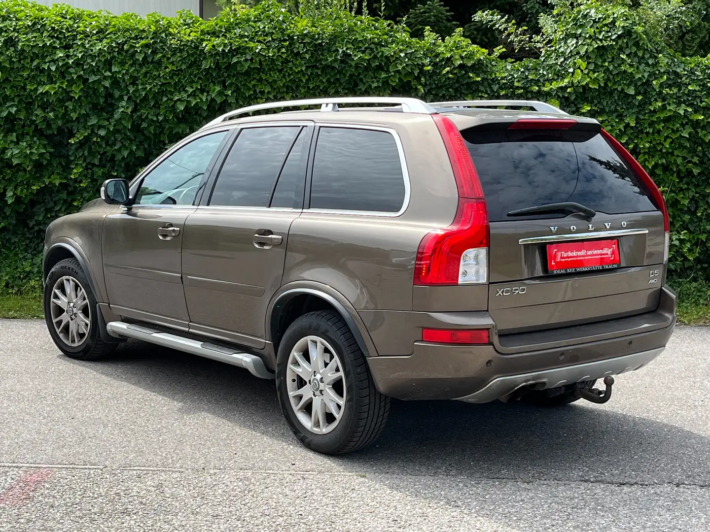 Volvo XC90 D5 // ALLRAD // ANHÄNGERKUPPLUNG // 7-SITZER // Braun - 2