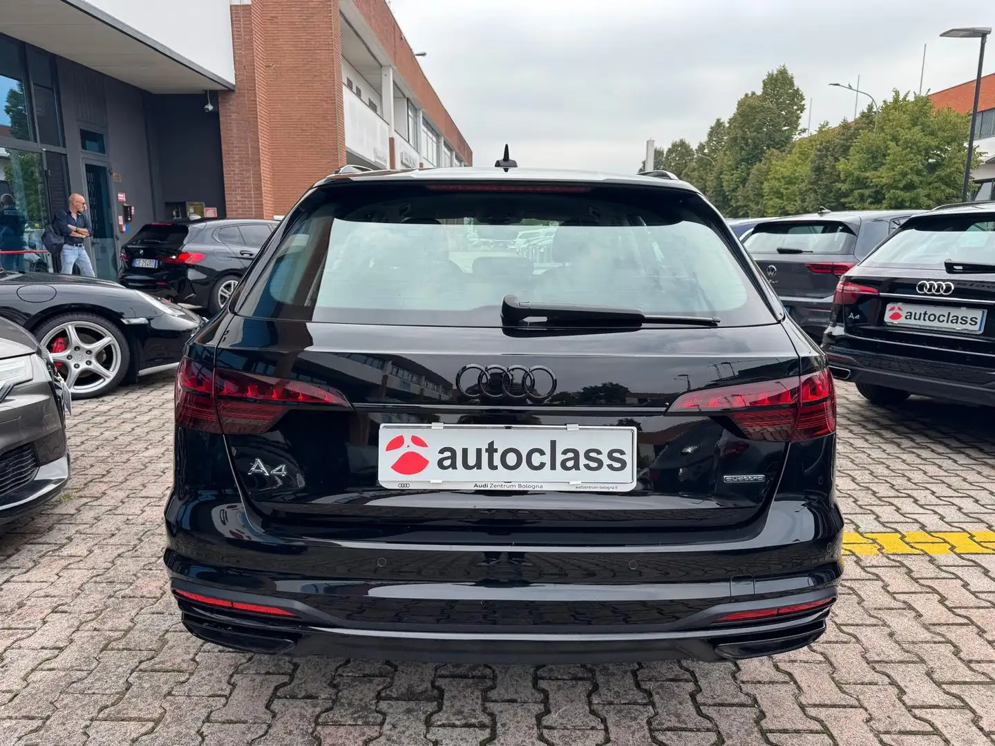 Audi A4 A4 Avant 40 MATRIX VIRTUAL Advanced quattro 204cv Zwart - 2