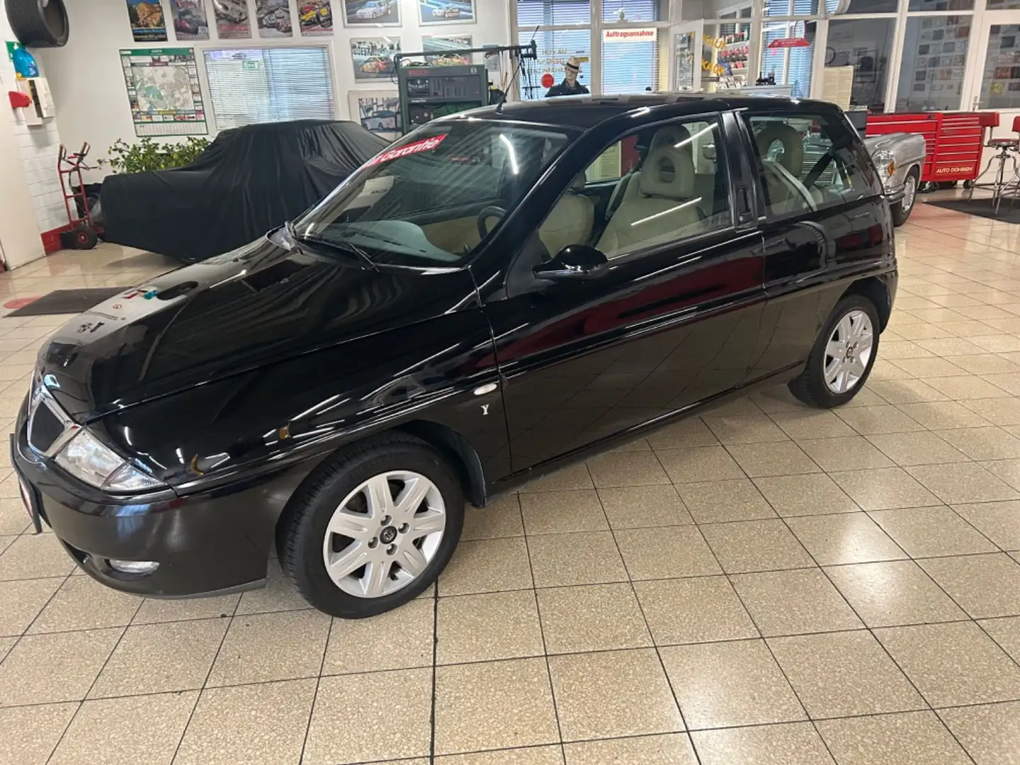 Lancia Ypsilon 1.2 Cosmopolitan 2002 Noir - 2