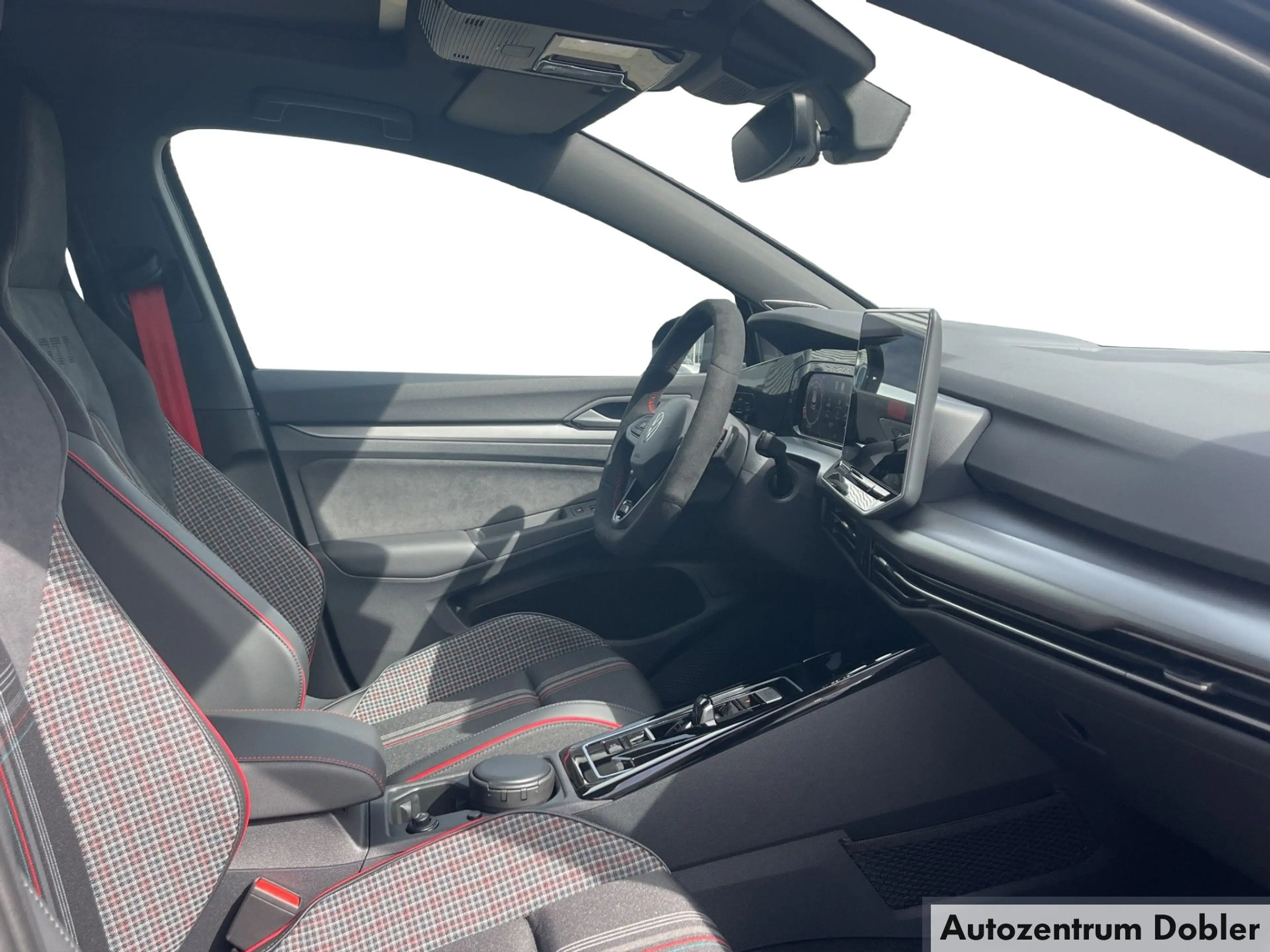 Volkswagen Golf GTI EDITION 50 2.0 l TSI OPF 239 kW (325 PS) — photo 10