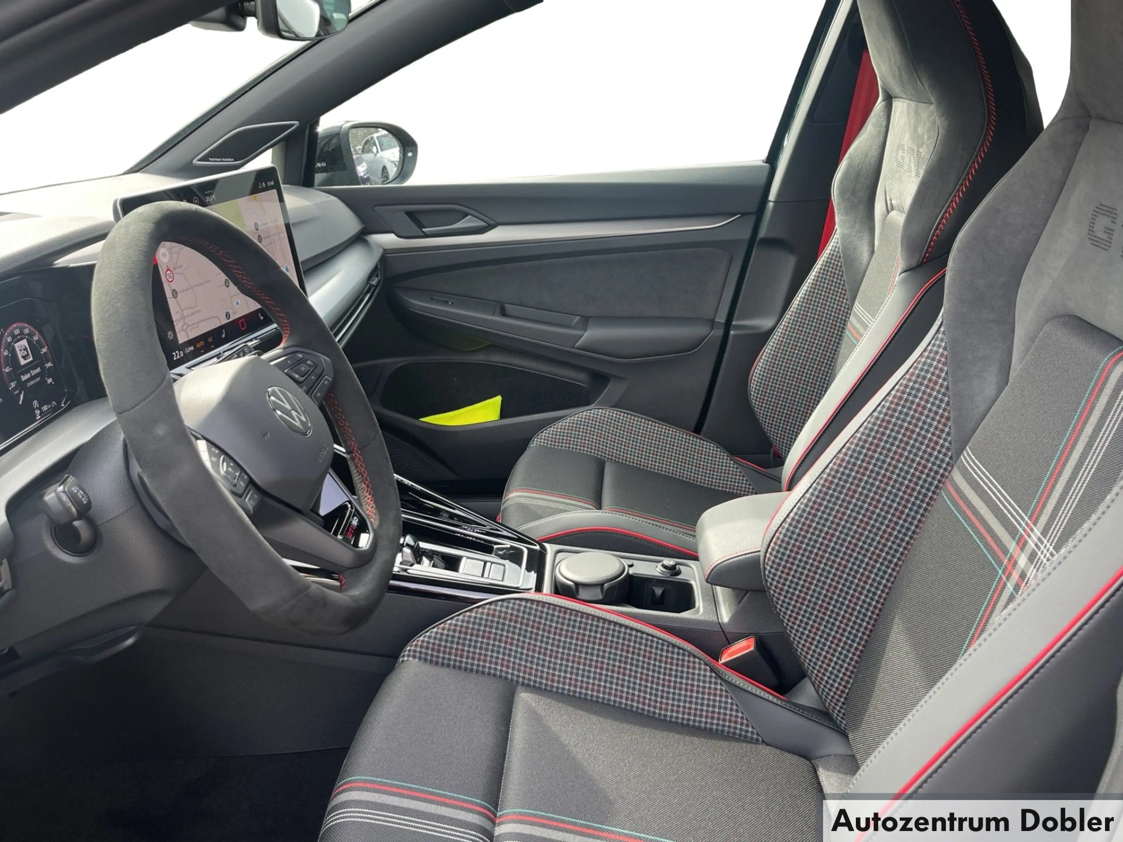 Volkswagen Golf GTI EDITION 50 2.0 l TSI OPF 239 kW (325 PS) — photo 13