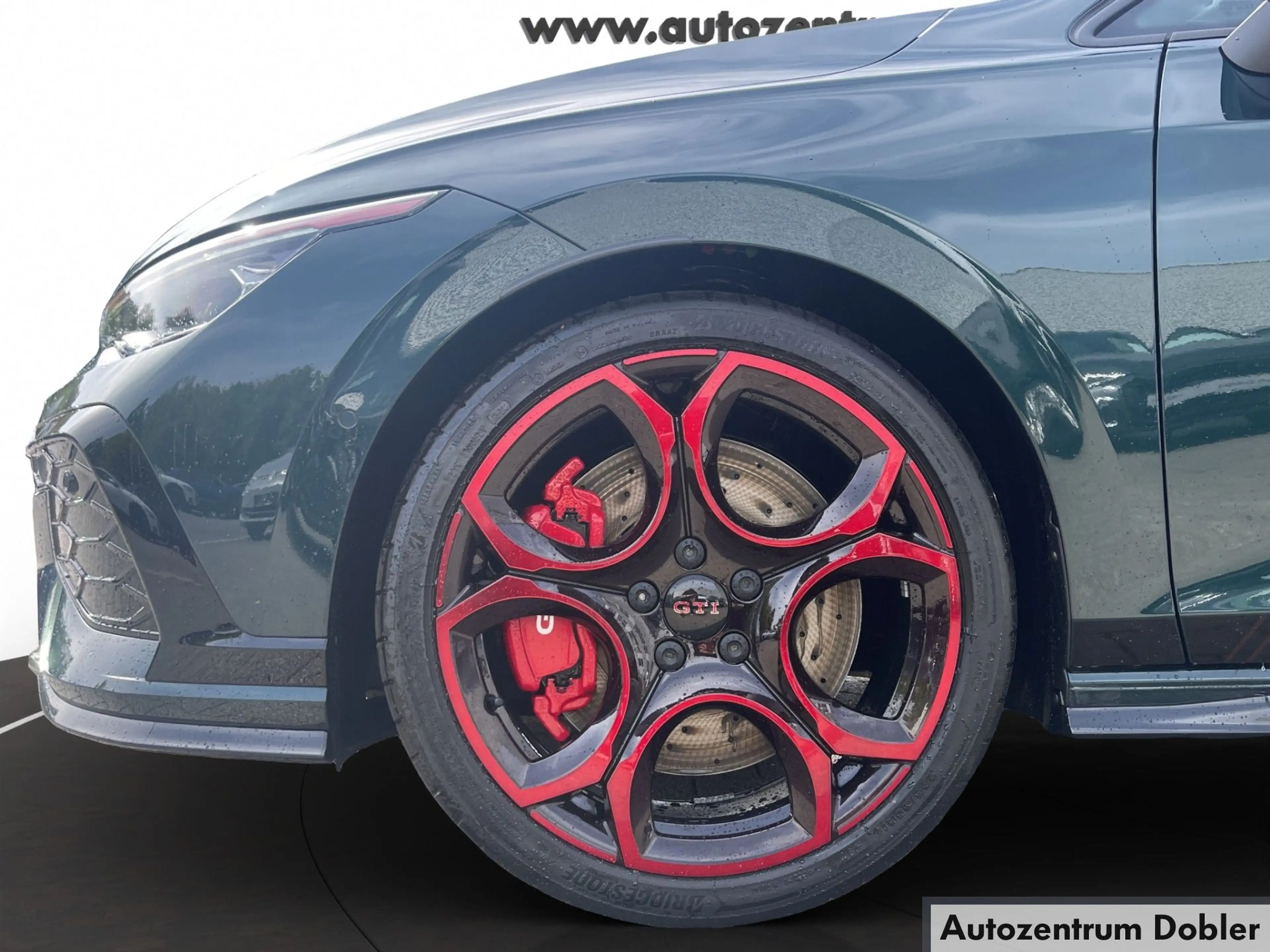 Volkswagen Golf GTI EDITION 50 2.0 l TSI OPF 239 kW (325 PS) — photo 6