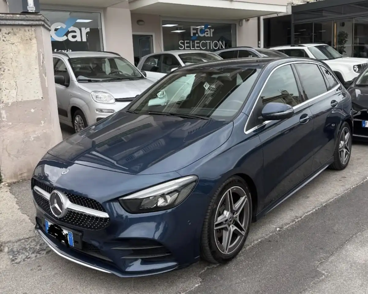 Mercedes-Benz B 180