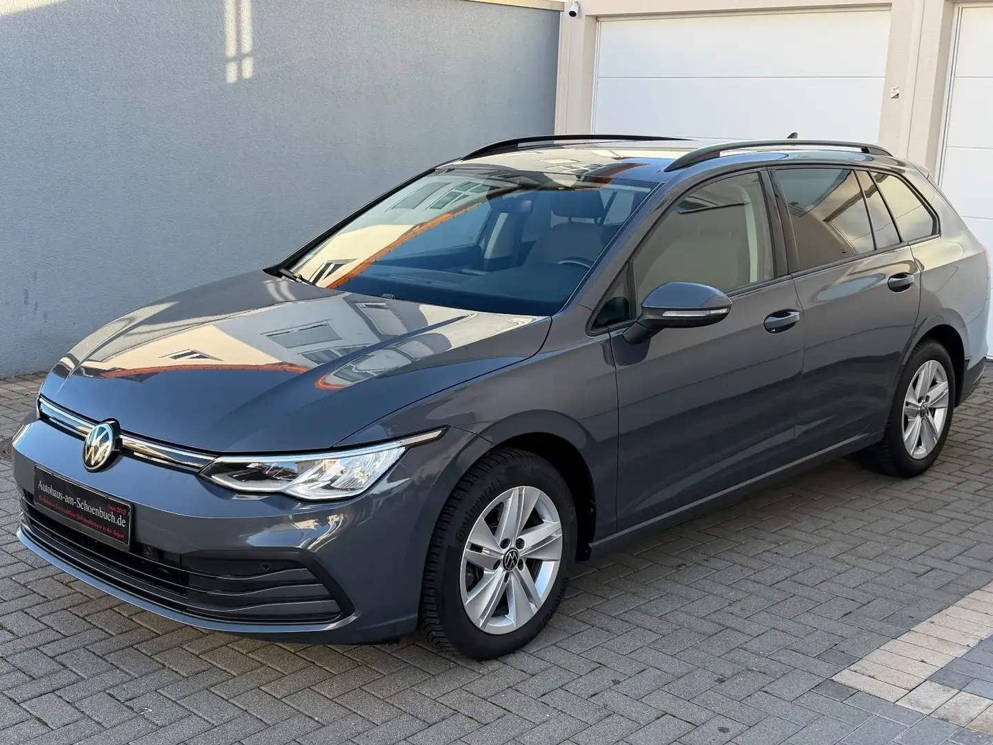 Volkswagen Golf VIII 2.0 TDI Variant Life*3xKlima*Navi*SHZ* Grau - 1