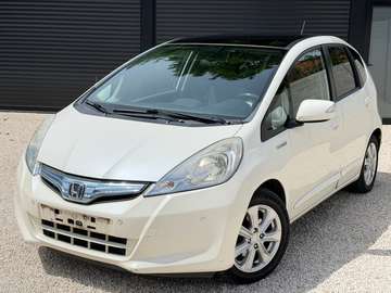 Jazz hybride ° NAVI ° TOIT PANO ° CLIM ° JANTES
