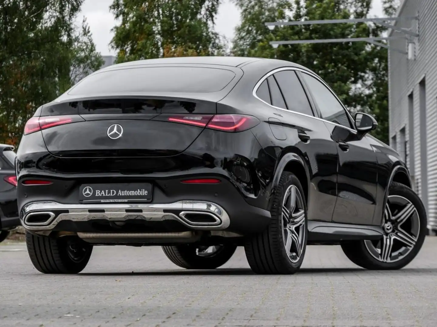 Mercedes-Benz GLC 300 4M Coupé AMG-Sport/Pano/AHK/360/Distr/20 Schwarz - 2