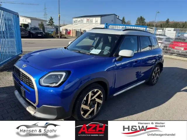 MINI Cooper SE Countryman BEV Favoured Trim HUD AHK  Pano