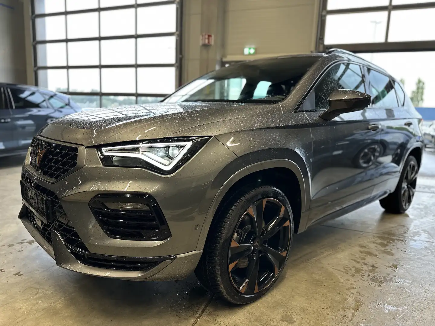 CUPRA Ateca 1,5TSI DSG AHK Assist XL 19´´ el.Heckkl. Grau - 1