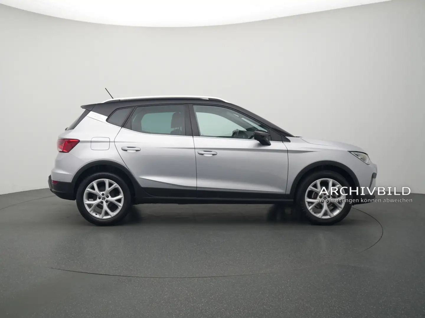 SEAT Arona Style NAVI SHZ PDC KLIMA Silber - 2