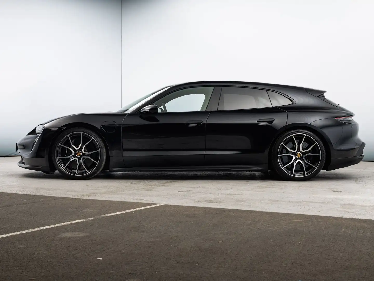 Porsche Taycan Turbo S Sport Turismo Schwarz - 2