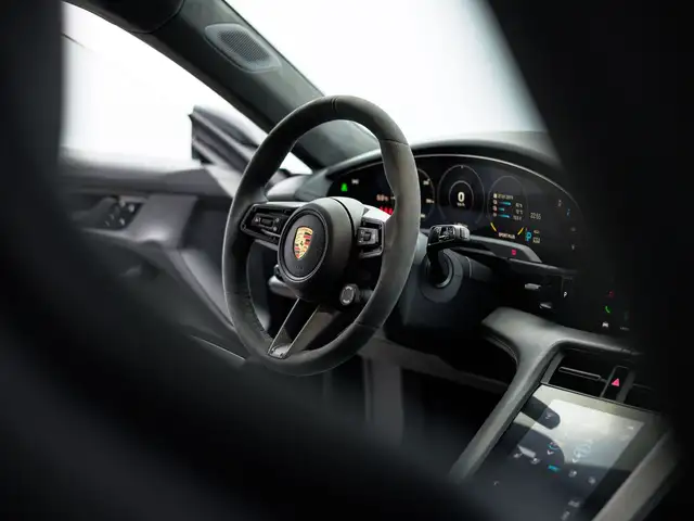 Porsche Taycan Turbo S Sport Turismo Ansicht 31