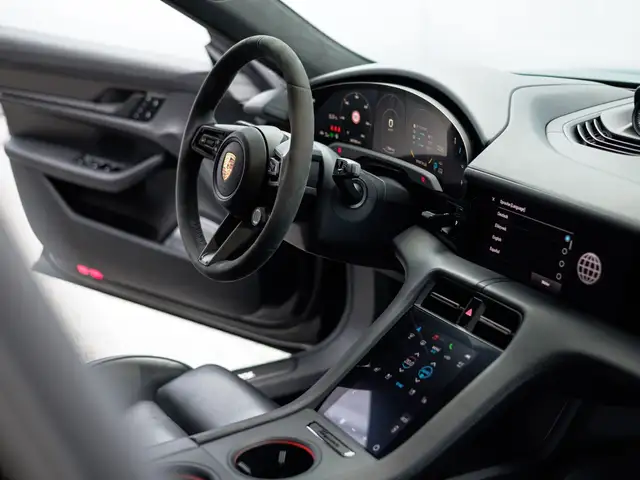 Porsche Taycan Turbo S Sport Turismo Ansicht 32