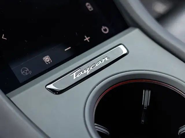 Porsche Taycan Turbo S Sport Turismo Ansicht 25