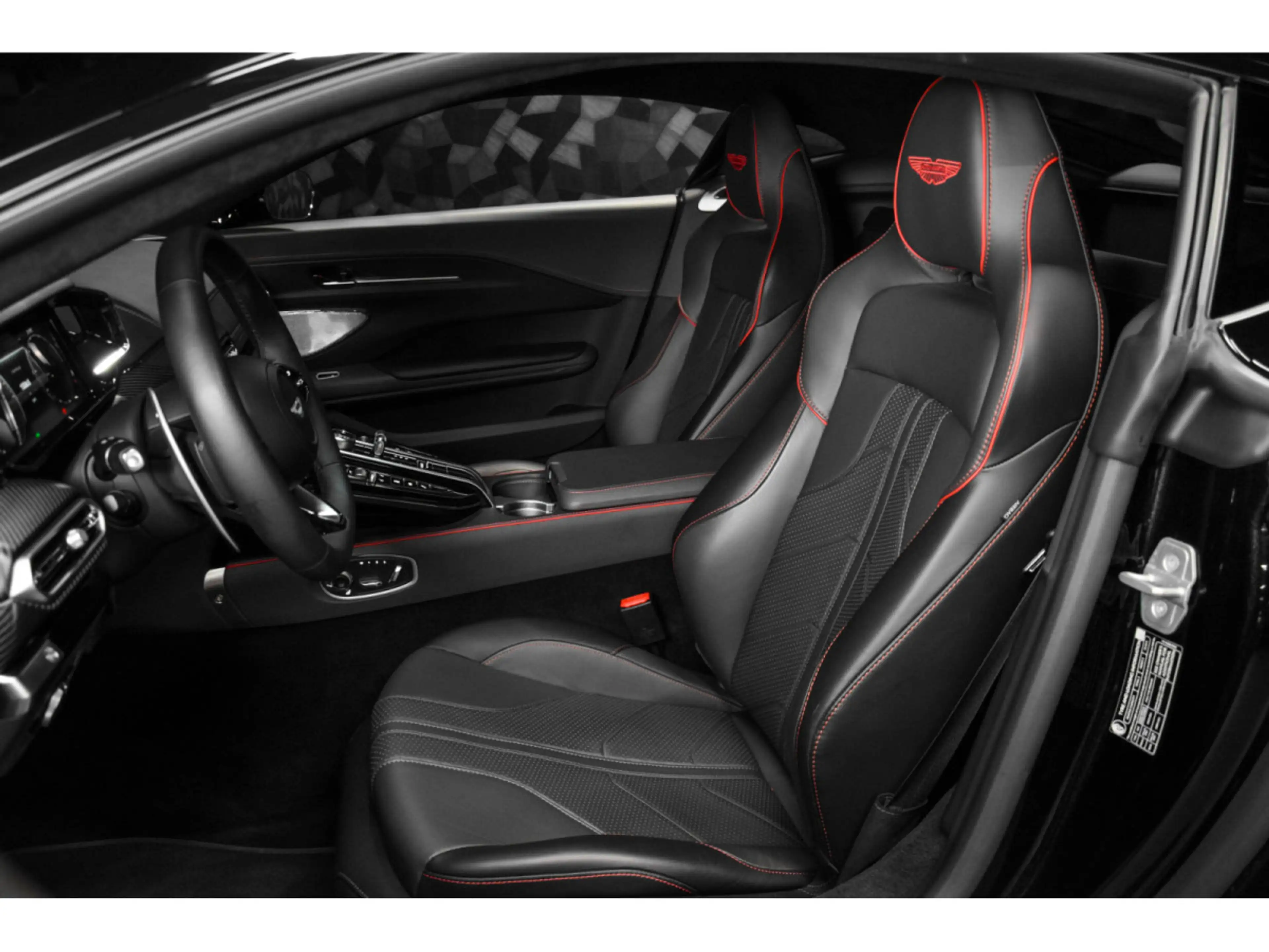 Aston Martin Vantage V8 Coupé — photo 9