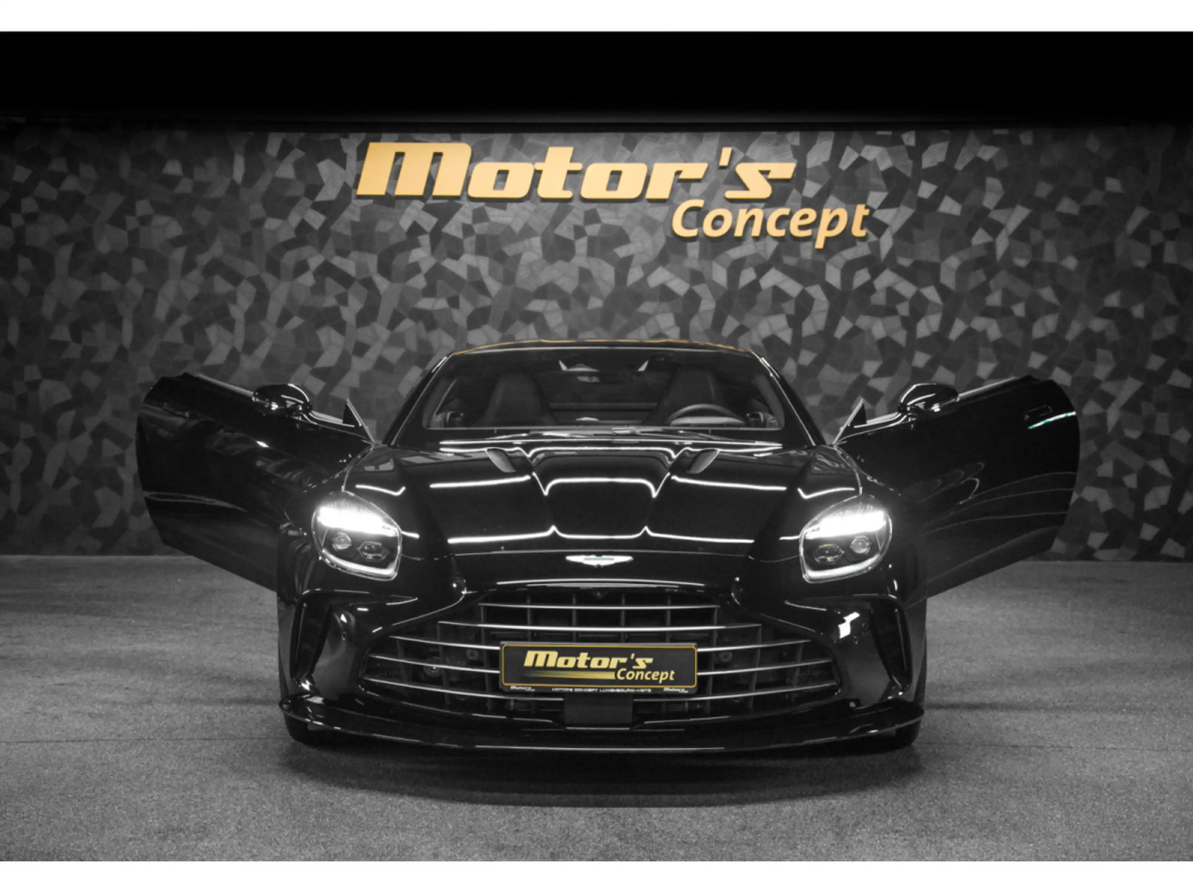 Aston Martin Vantage V8 Coupé — photo 4