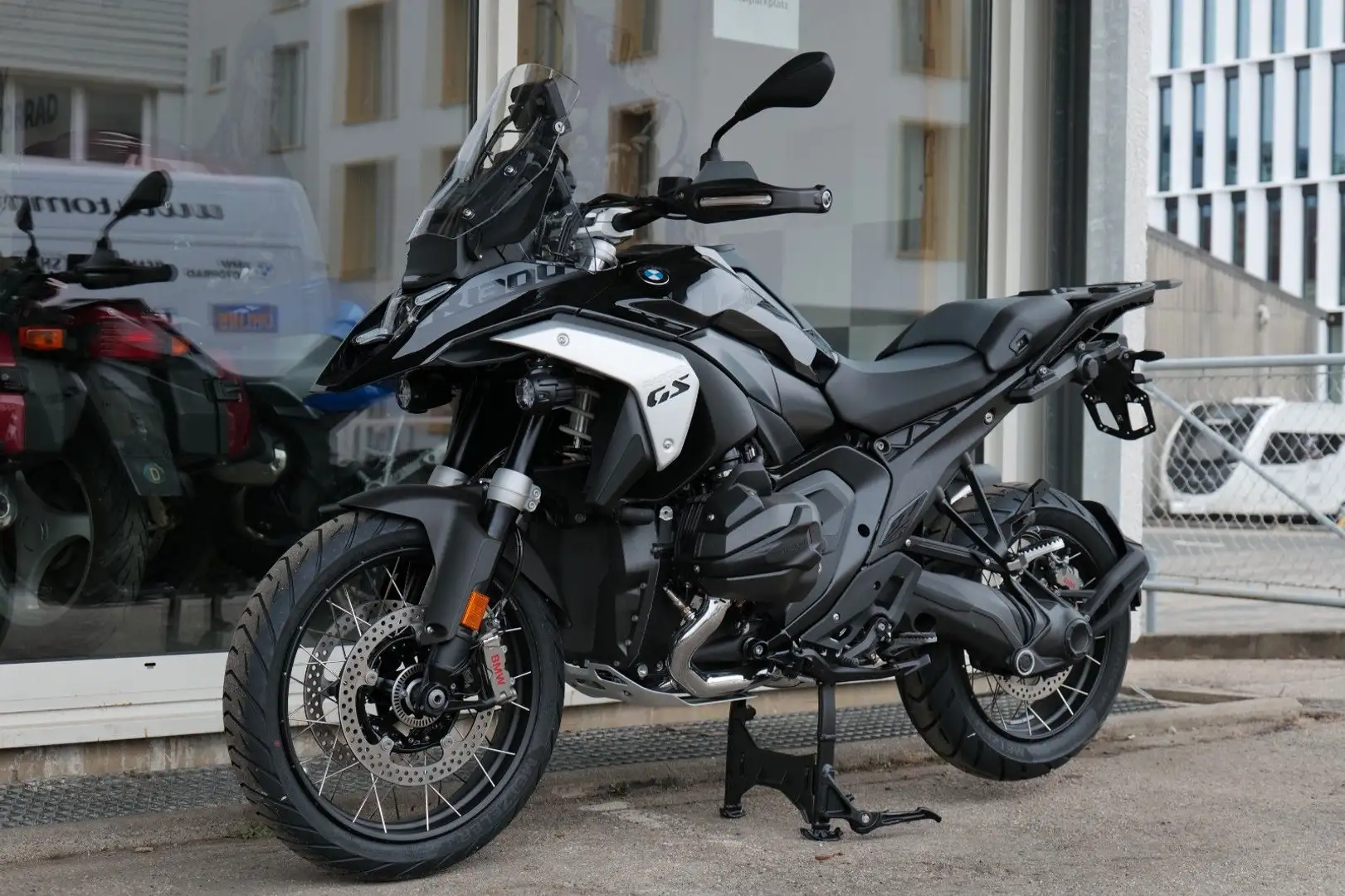BMW R 1300 GS Triple Black  Adaptive Fahrzeughöhenre Чорний - 2