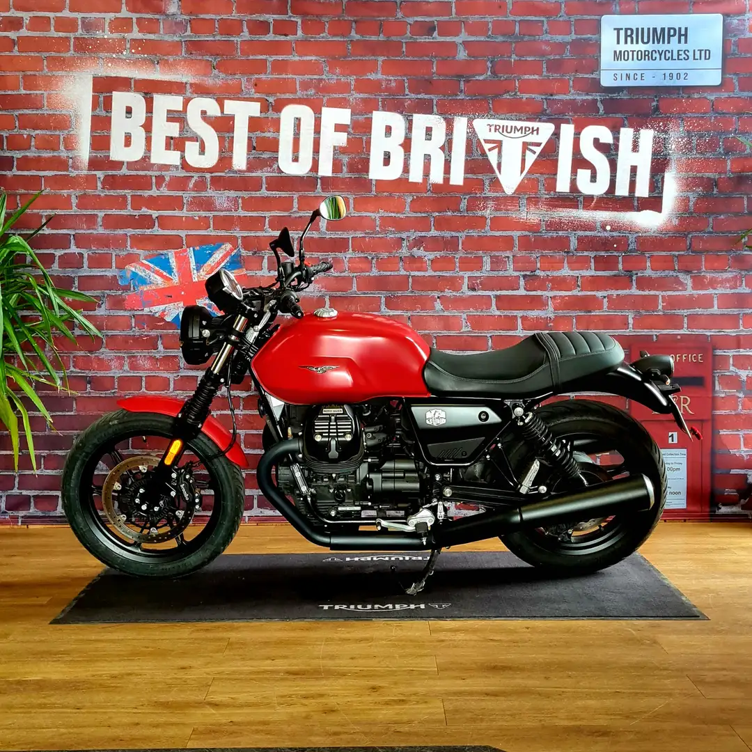 Moto Guzzi V 7 Rouge - 2