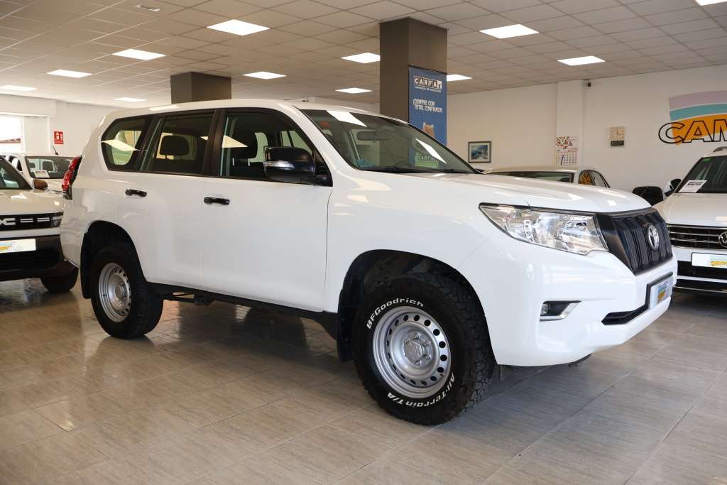 Toyota Land Cruiser D-4D GX 7 plazas - foto 1