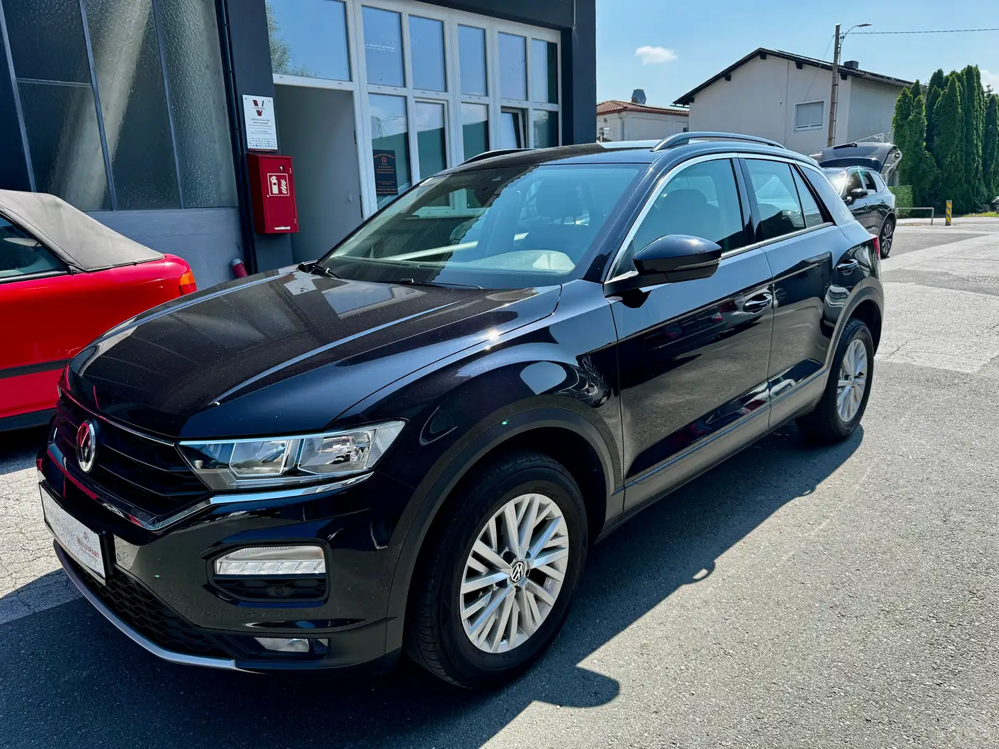 Volkswagen T-Roc 1,5 TSI ACT Design *Unfallfrei; Scheckheftgepf.* Zwart - 1