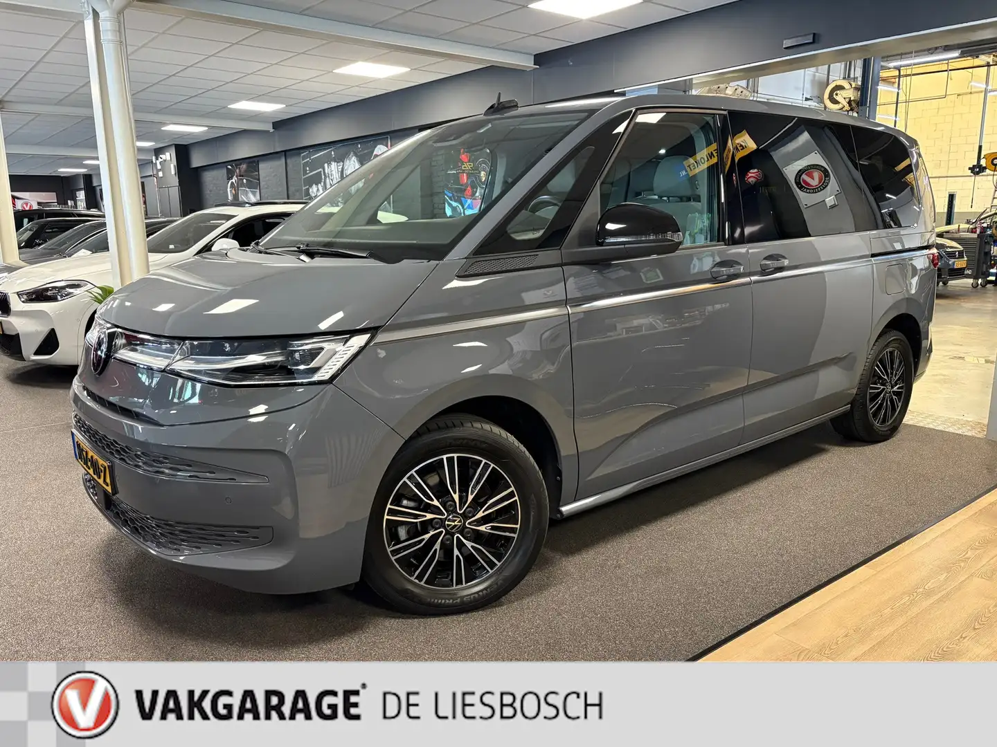 Volkswagen 1.4 eHybrid L1H1 Style,pano,leer,trekhaak,7 persoo Gris - 2