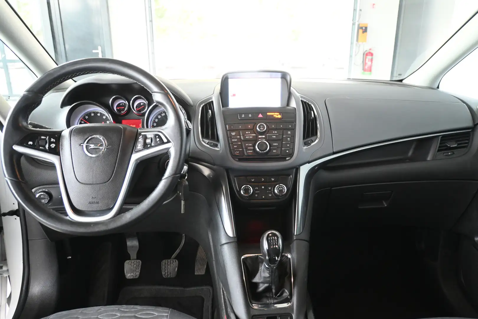 Opel Zafira Tourer 1.4 Cosmo Airco Navigatie Cruise Control Trekhaak Weiß - 2