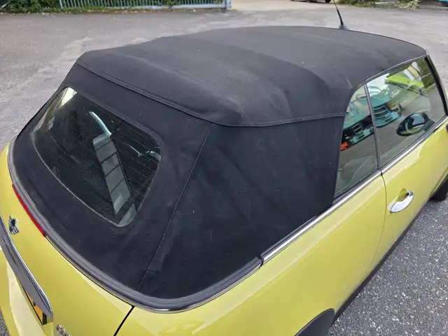 Mini Convertible view 8