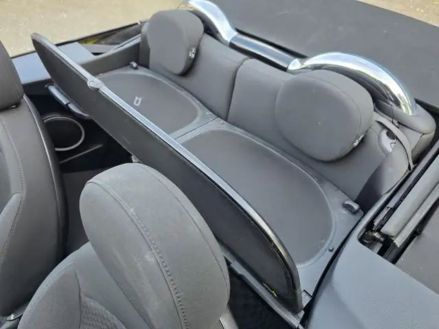 Mini Convertible view 19