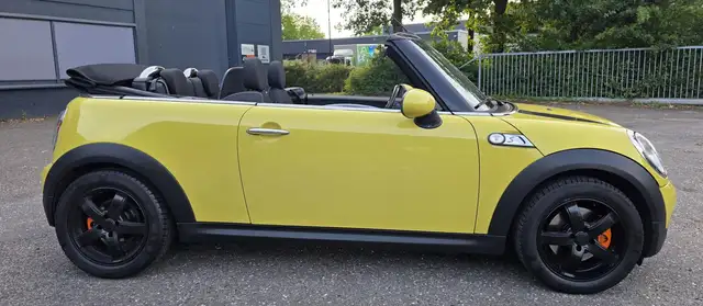 Mini Convertible view 5