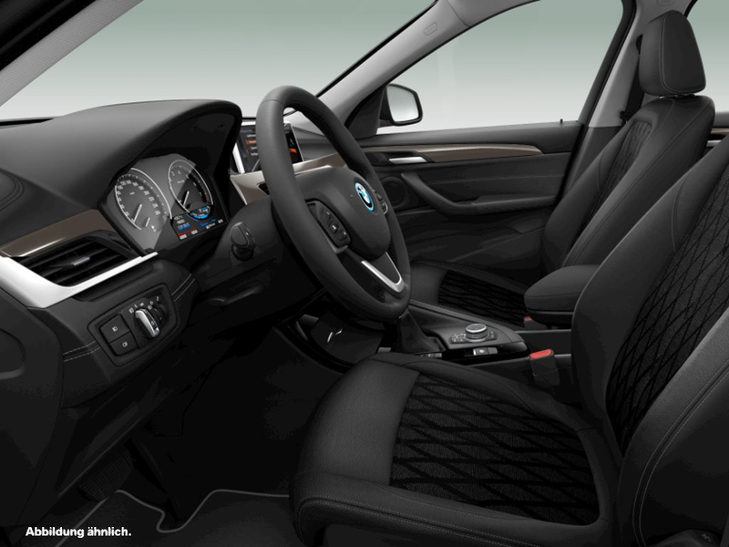 BMW X1 xDrive25e xLine Geschwindigkeitsregelung Rückfahrk — photo 3