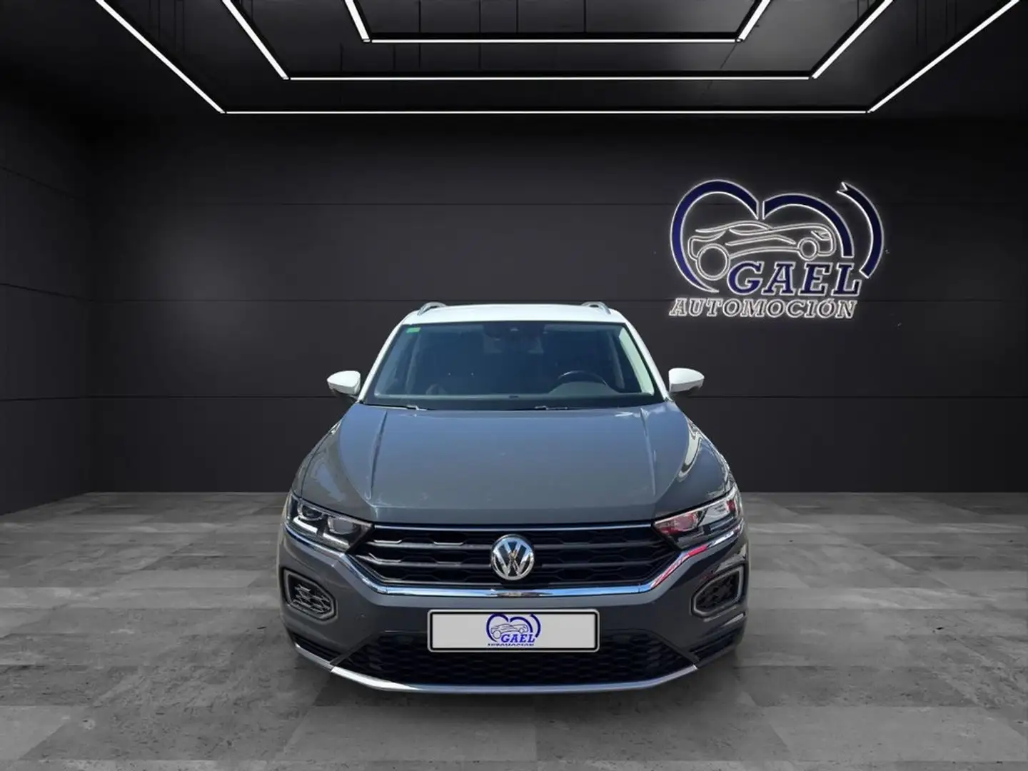 Volkswagen T-Roc 1.5 TSI Advance Gris - 2