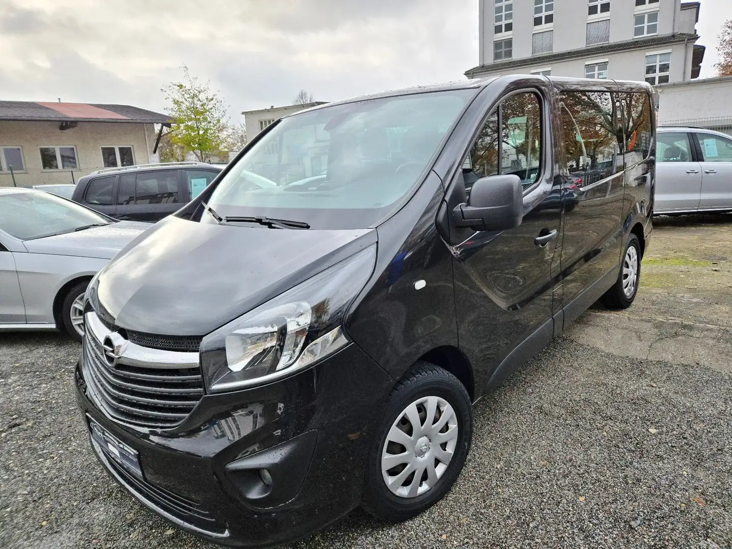 Opel Vivaro B Kombi 9 Sitzer / L1H1 2,7t Schwarz - 2