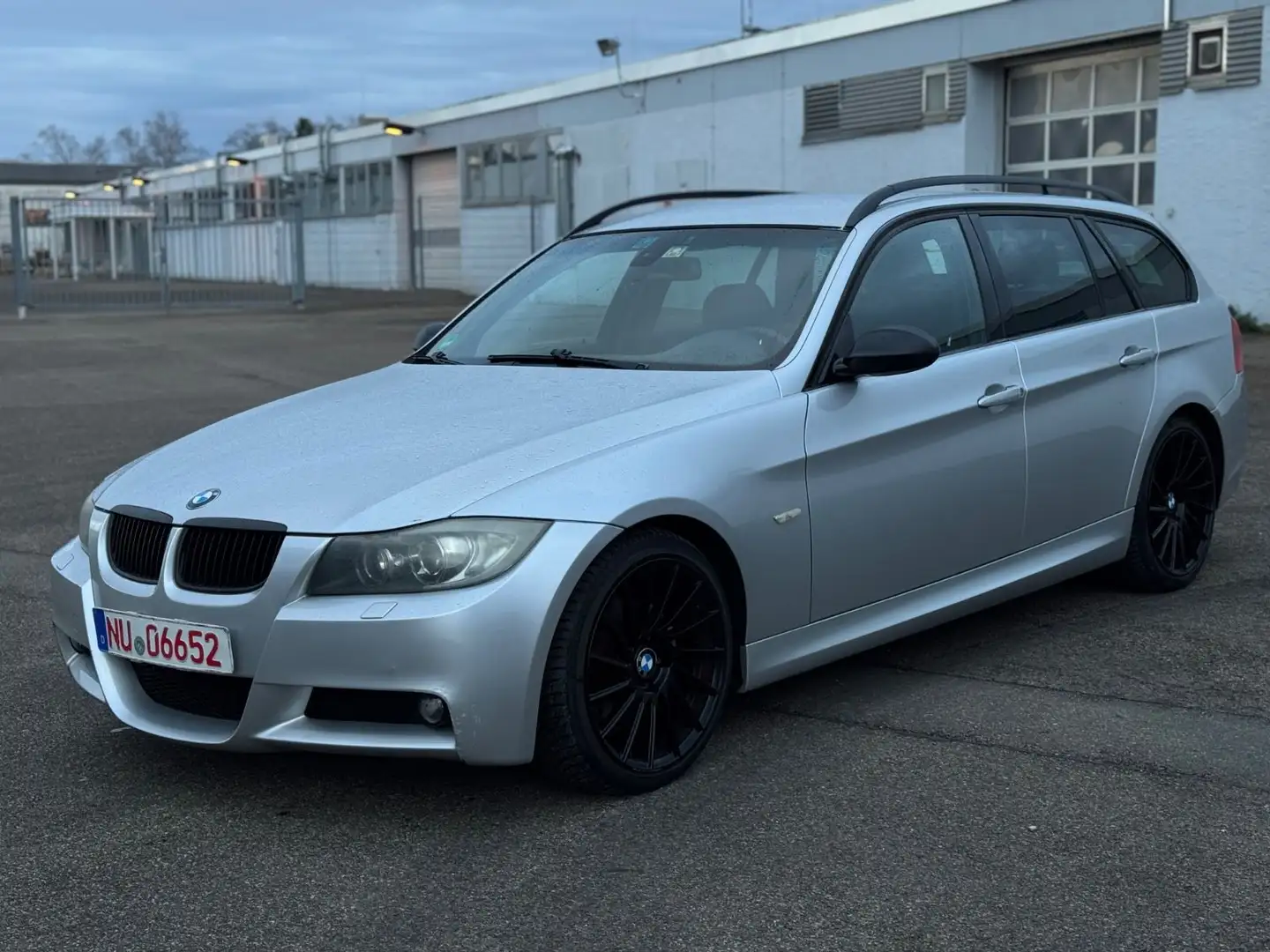 BMW 320 i Touring M-Paket Xenon Klimaautom. Alcantara Silber - 1