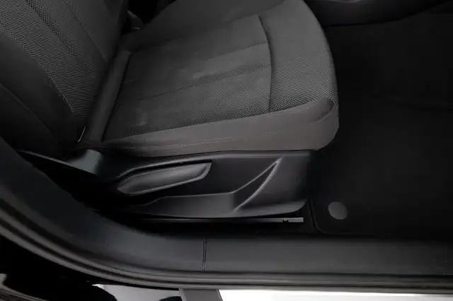 Audi A4 view 15