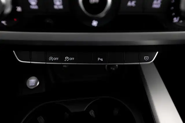 Audi A4 view 7