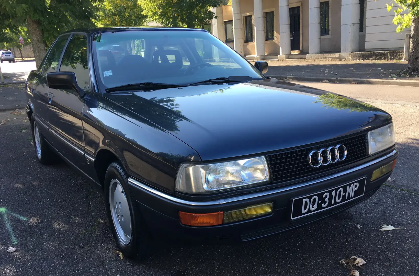 Audi 90 2.2i E - 1