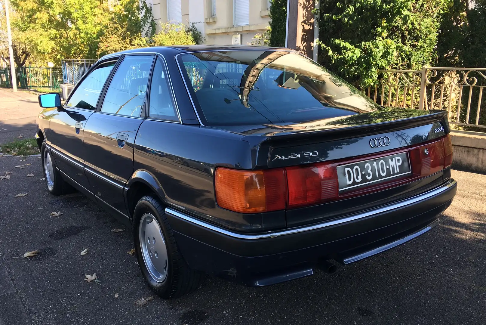 Audi 90 2.2i E - 2