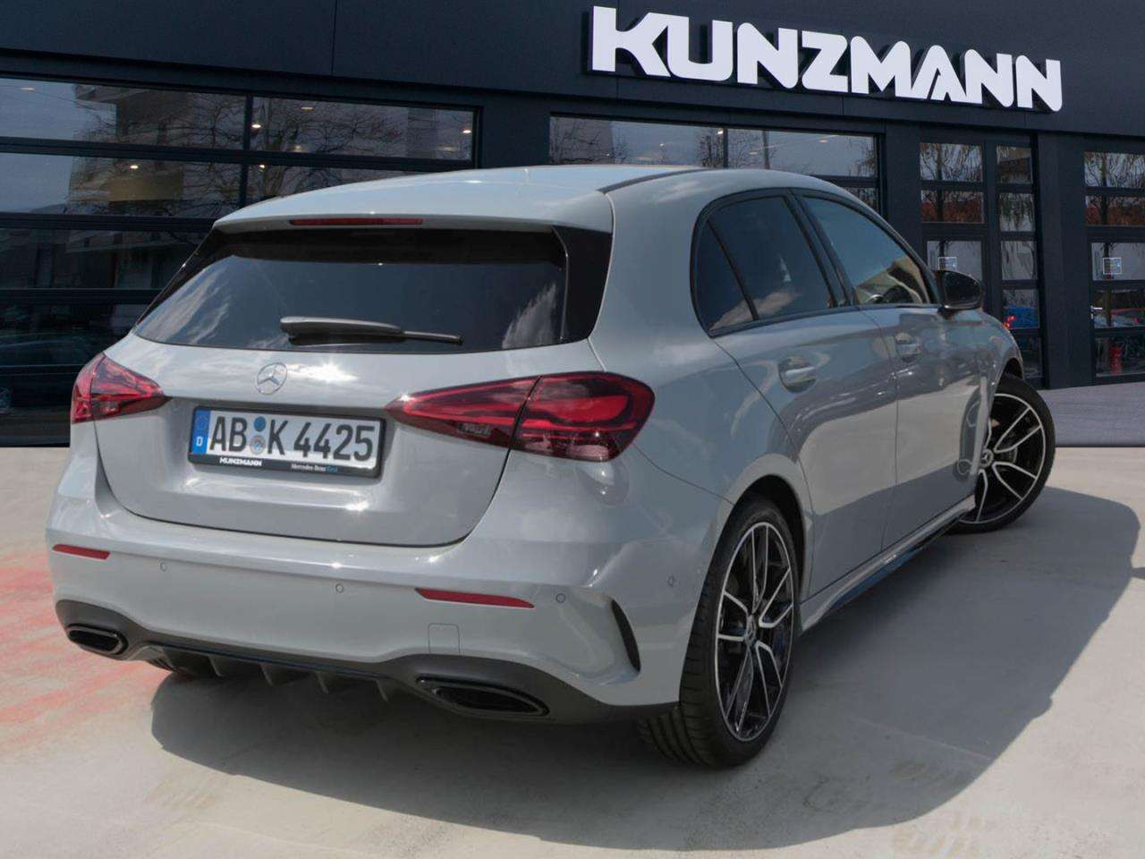 Mercedes-Benz A 180