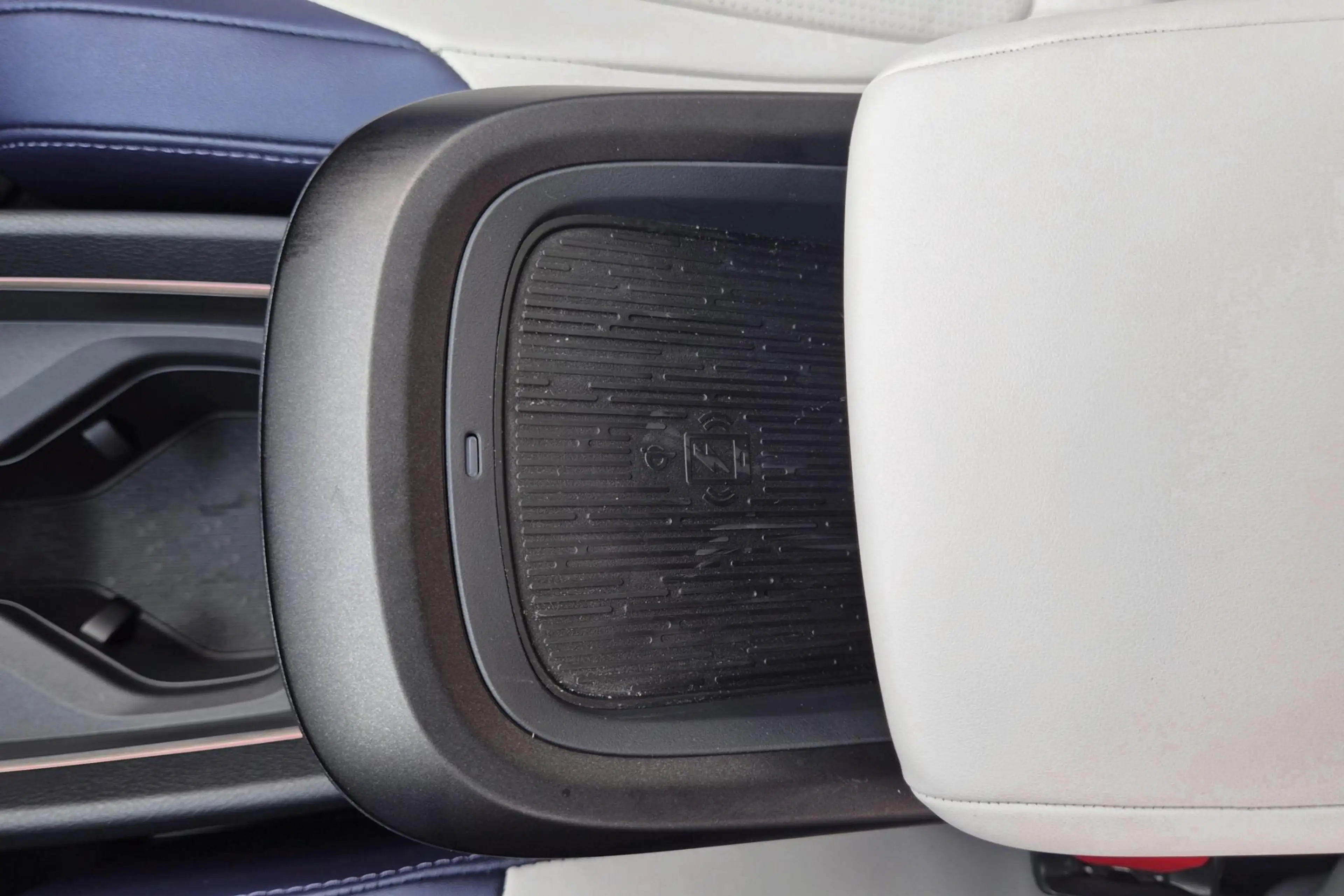 Nissan Leaf Evolve 75 KW/Leder/360 Camera/Google Navigatie/ — photo 27