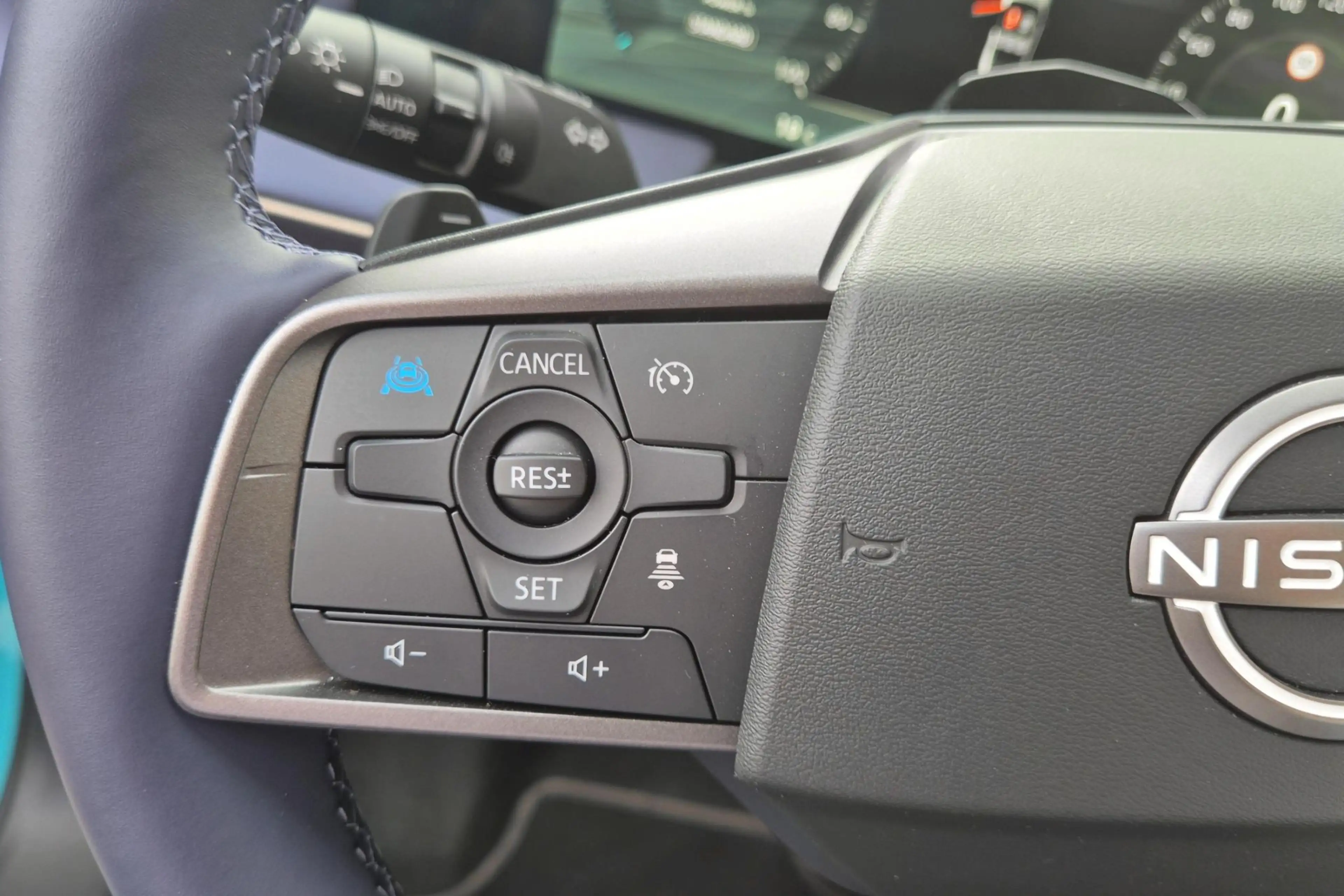 Nissan Leaf Evolve 75 KW/Leder/360 Camera/Google Navigatie/ — photo 20