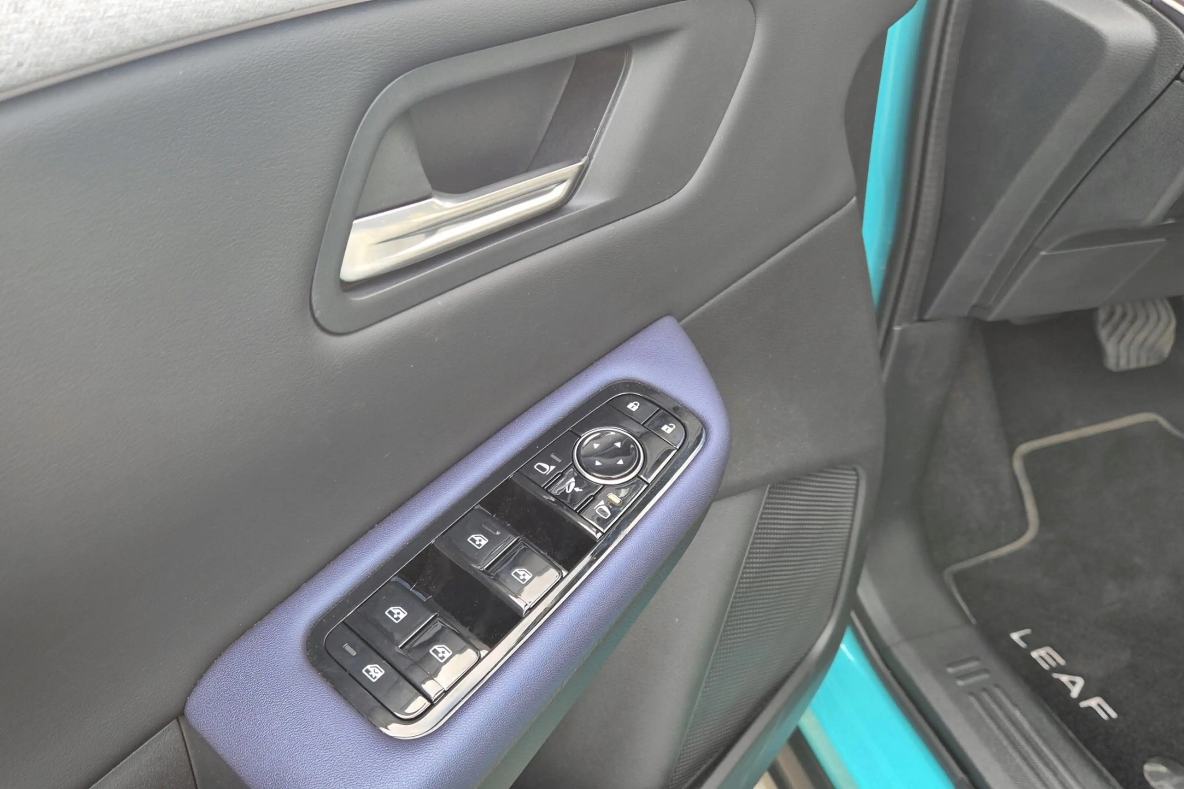Nissan Leaf Evolve 75 KW/Leder/360 Camera/Google Navigatie/ — photo 17