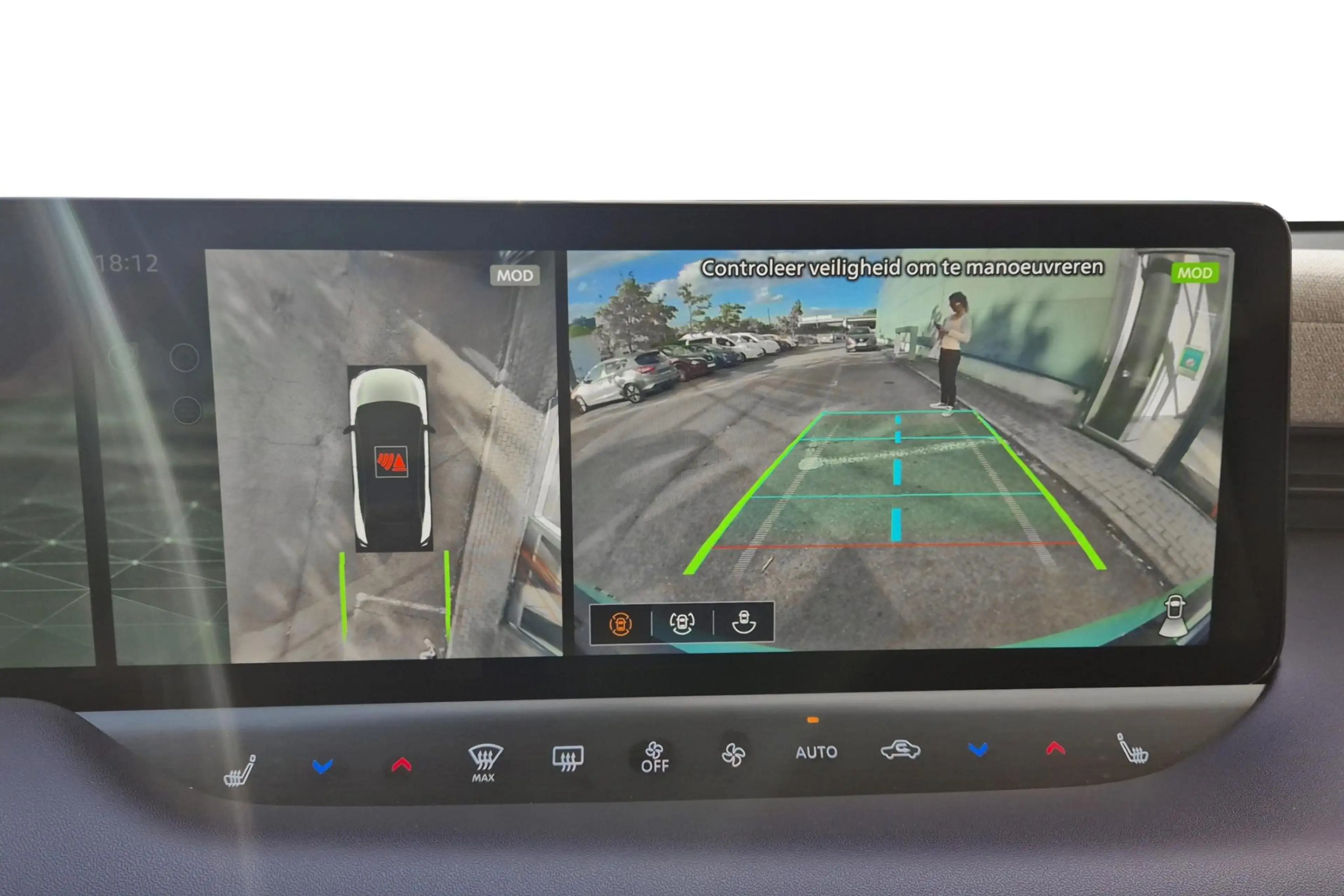 Nissan Leaf Evolve 75 KW/Leder/360 Camera/Google Navigatie/ — photo 25