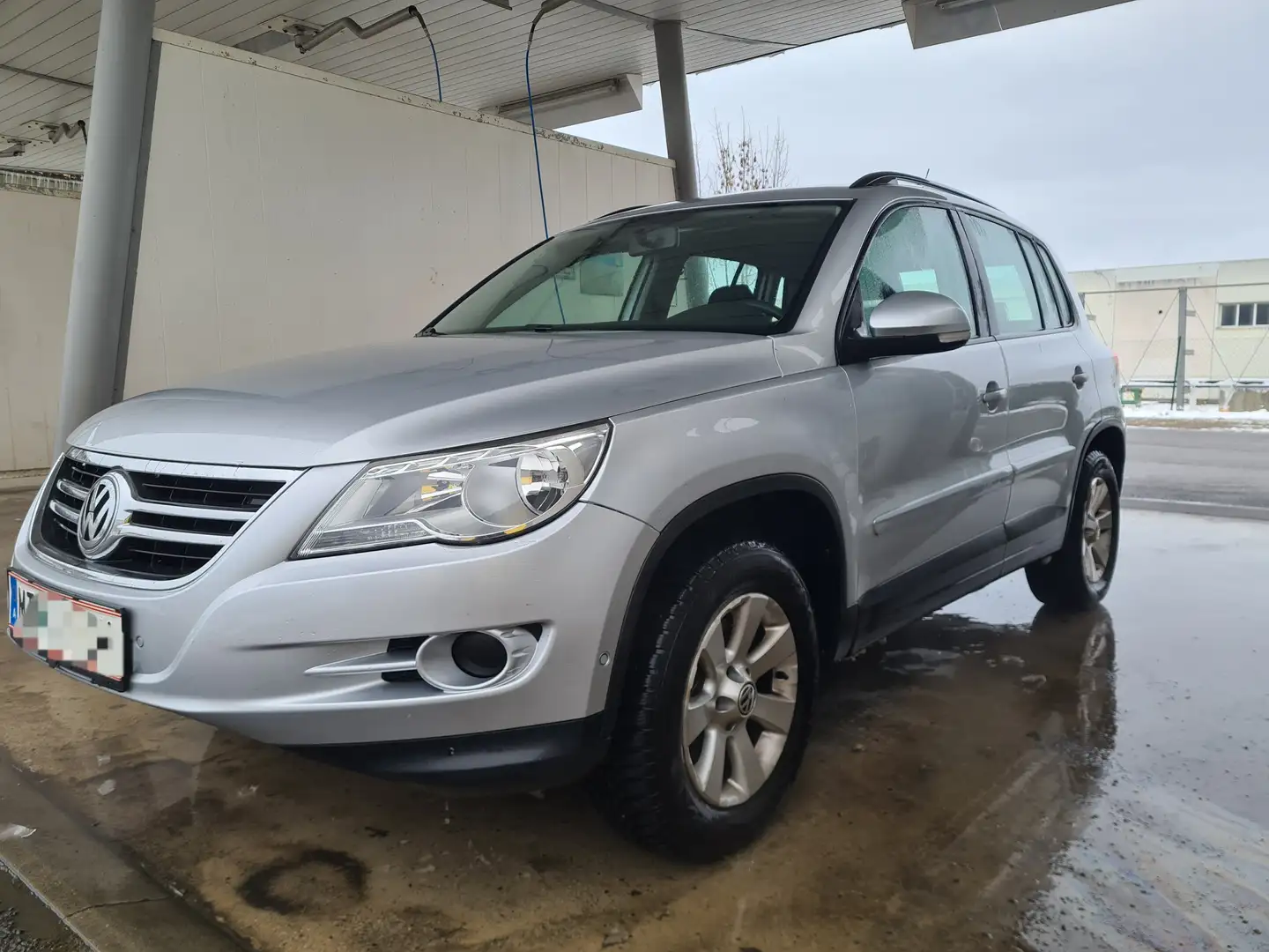 Volkswagen Tiguan 2,0 TDI CR DPF 4Motion Track&Field Silber - 1