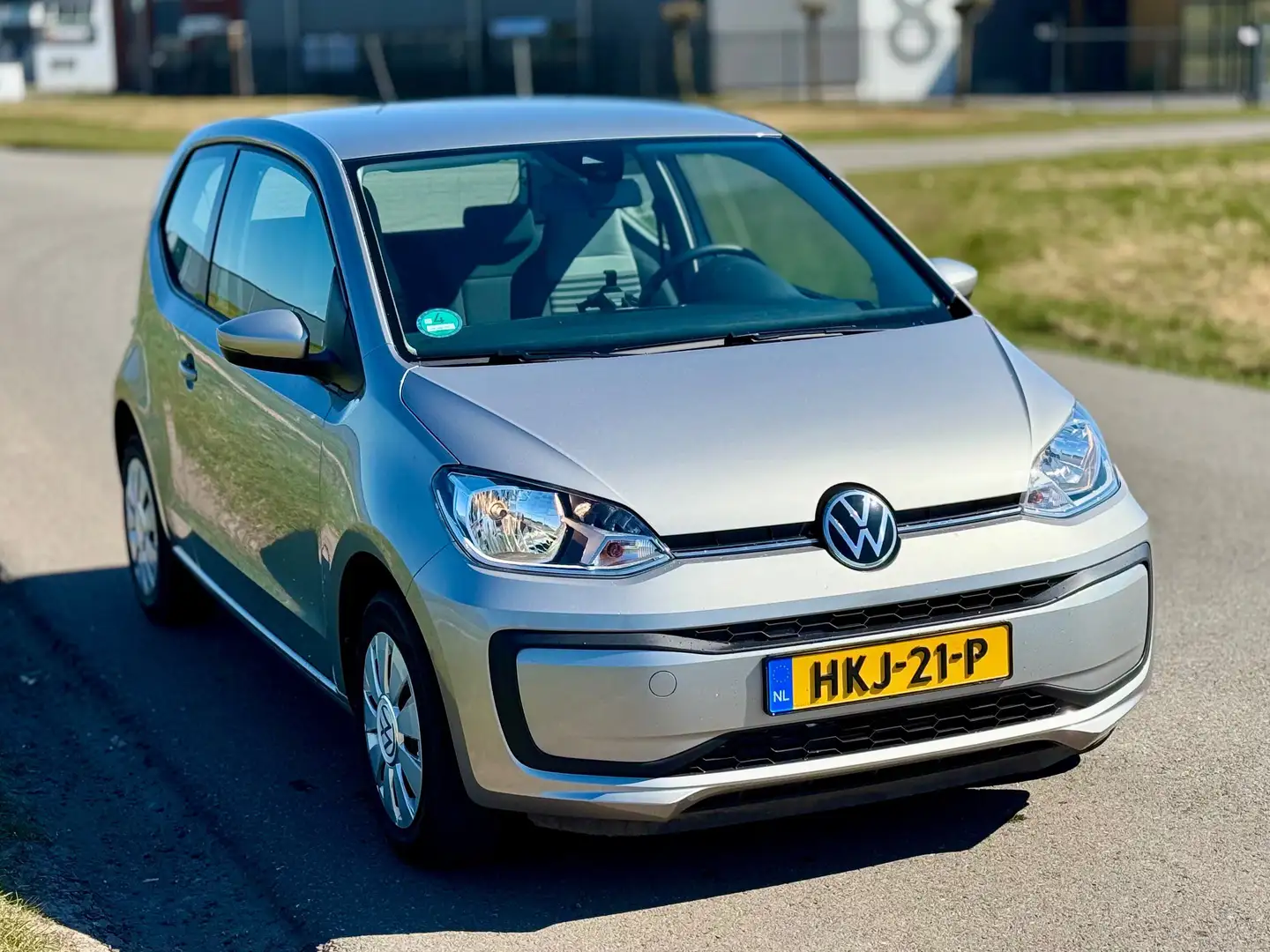 Volkswagen up! up! 1.0 BMT TAKE Plateado - 2